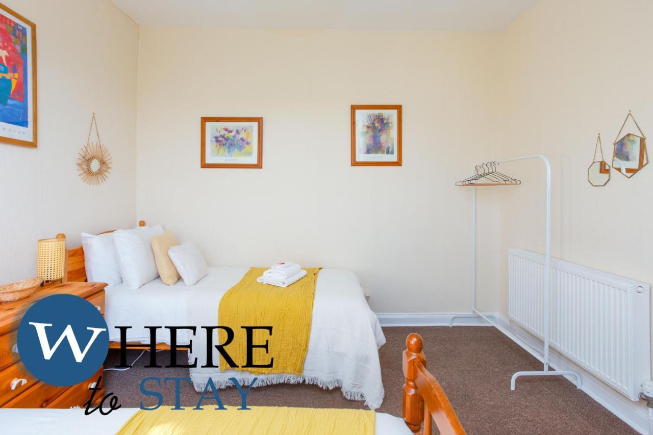 Bright 2Bed Apartment In Galashiels City Centre Kültér fotó